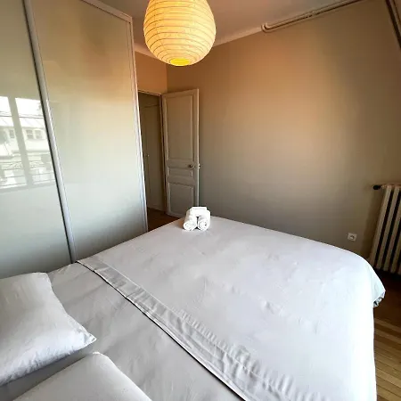 Апартаменты The Elegant - Sunny & Quiet - Near Bastille